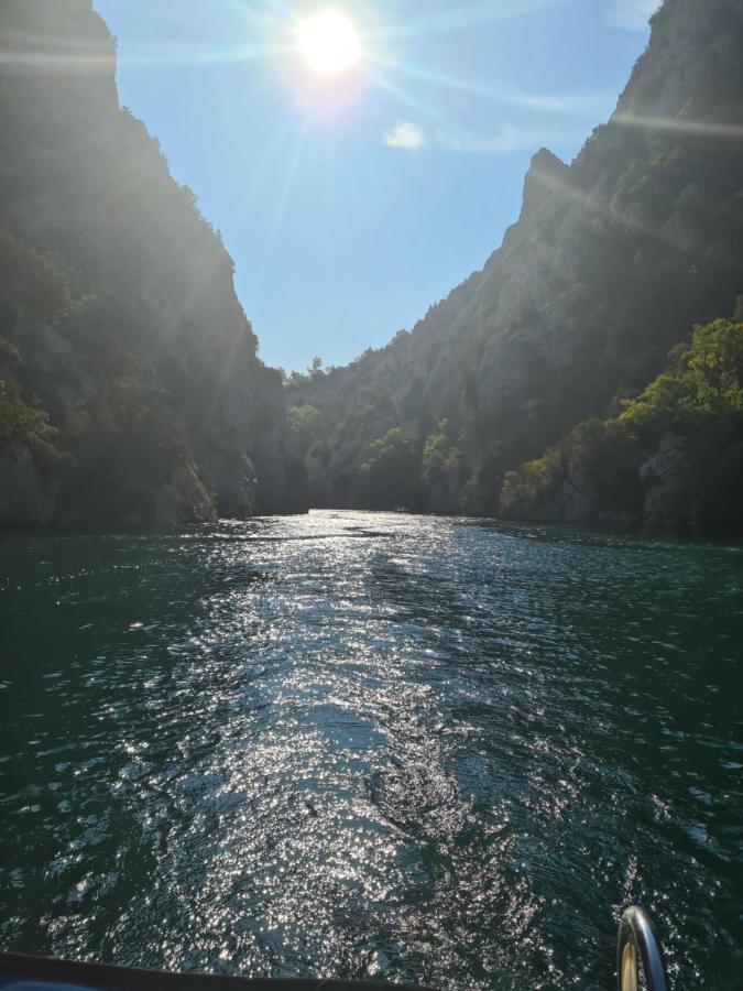 Vila La Parenthese Entrevennes Exteriér fotografie